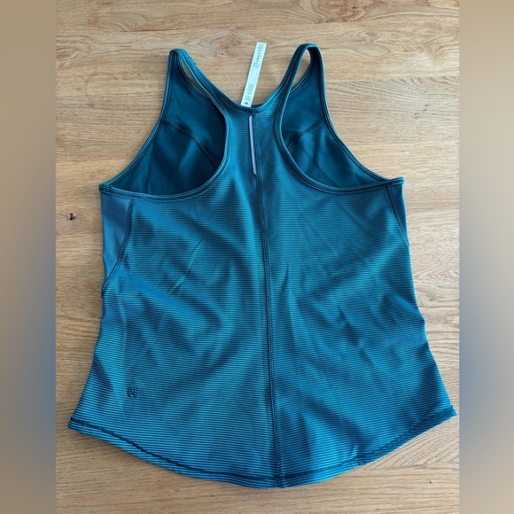 Never worn lululemon tank top - Picture 3 of 4